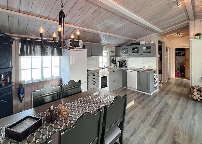 3 Bedroom Awesome In 度假居 Sjusjoen
