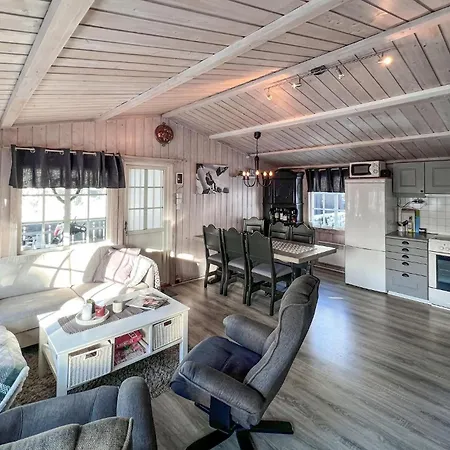 3 Bedroom Awesome In 別荘 Sjusjøen